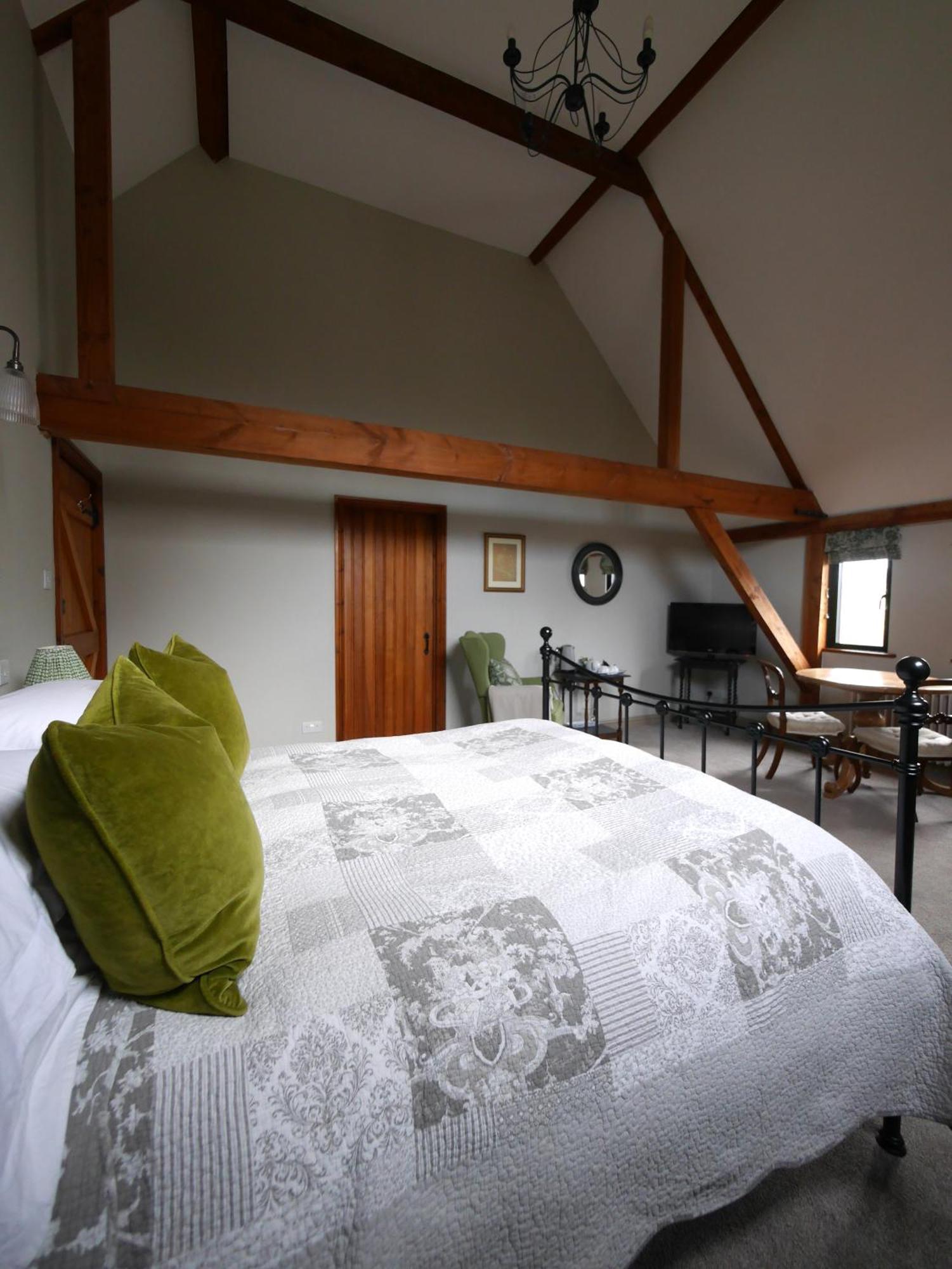 North Downs Barn Bed & Breakfast Rochester  Luaran gambar